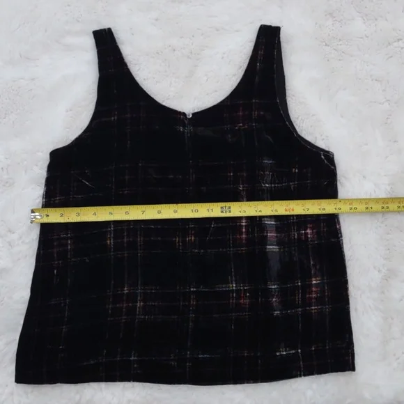 J CREW TOP. - Picture 11 of 17